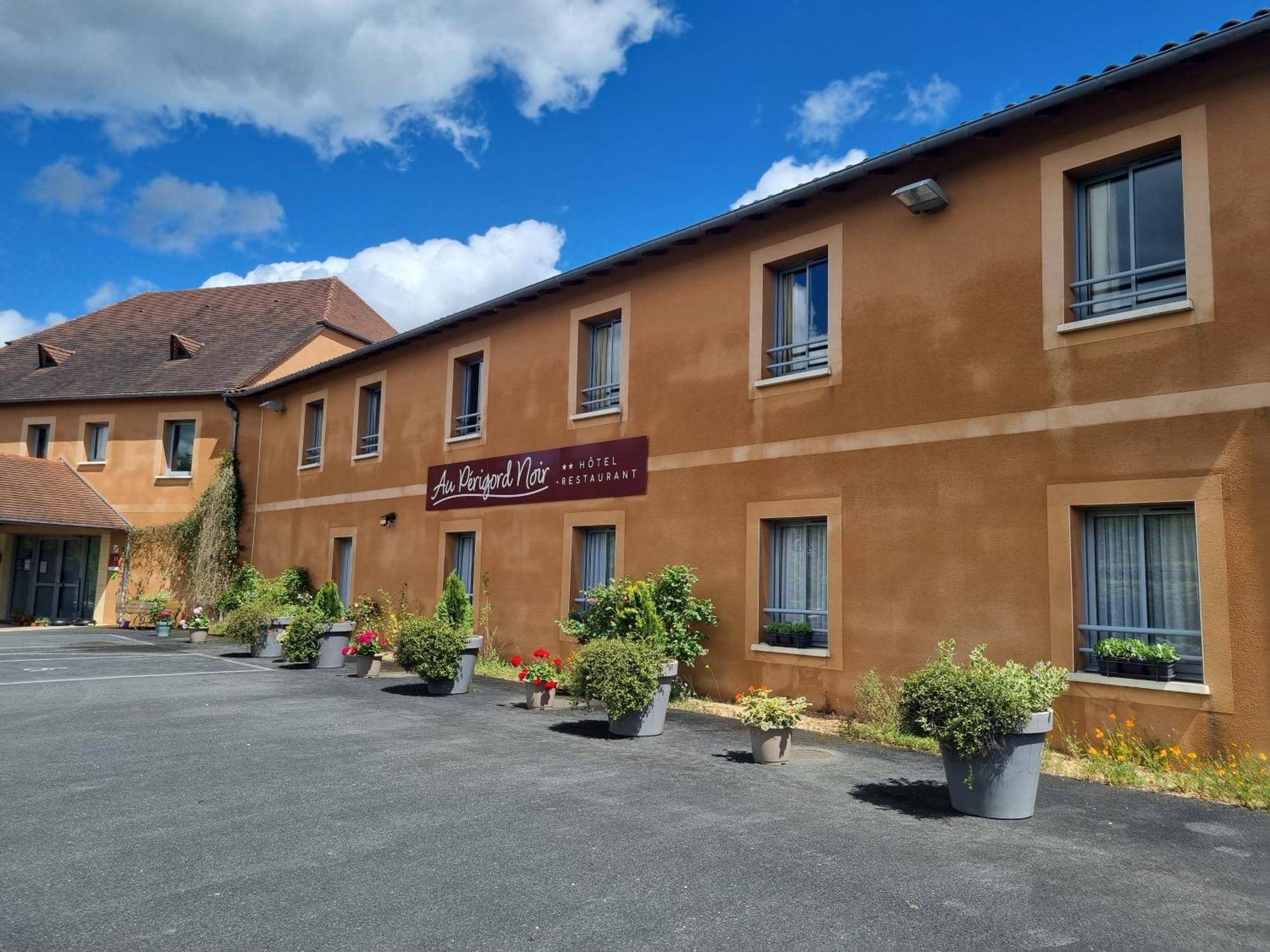 Hotel Au Perigord Noir Hautefort Exteriér fotografie