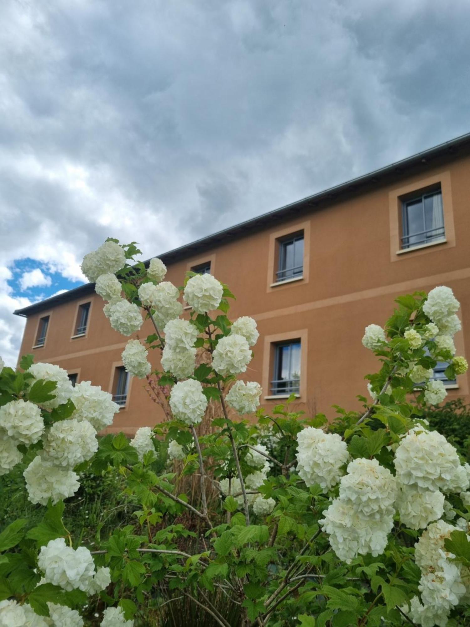 Hotel Au Perigord Noir Hautefort Exteriér fotografie
